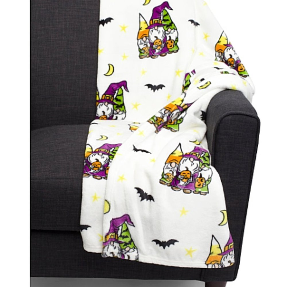 NEW Isaac Mizrahi Halloween Gnome Blanket